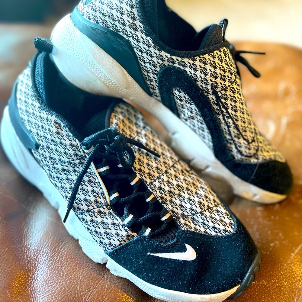 Men’s NIKE AIR FOOTSCAPE JACQUARD NM BLACK & WHITE